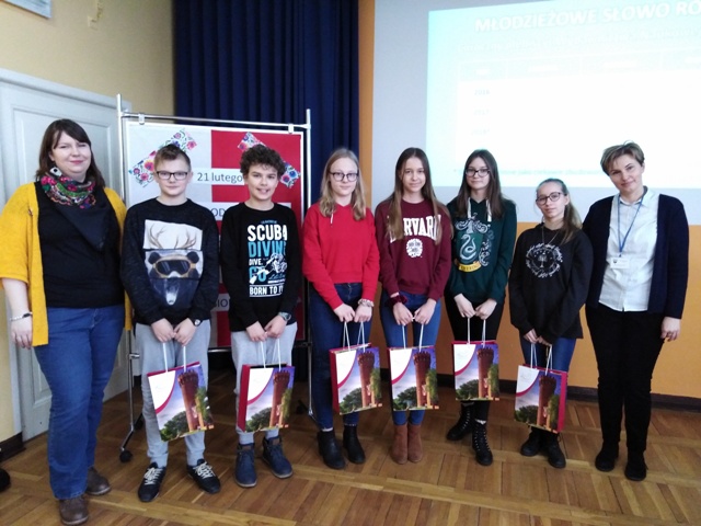 W kategorii klas VII-VIII:  I miejsce zajęła klasa 8d, II miejsce klasa 8b, III miejsce klasa 7a